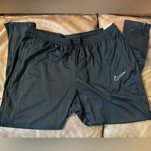 NEW Women’s dri fit XXL black pants standard fit volleyball basketball pockets